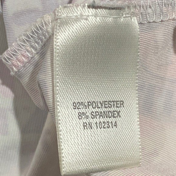 CJ Banks Womens 1X Newspaper Print V-Neck Short Sleeve Graphic Tee Multicolor - Picture 3 of 6